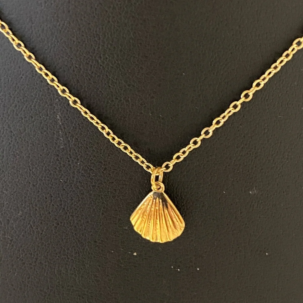Forever Sterling (F) Fun Shell necklace